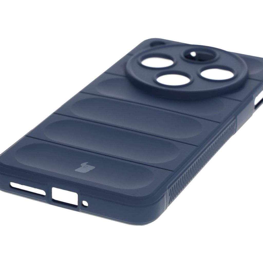 Precise cutouts and compatibility with wireless charging in Bison Case Tur
