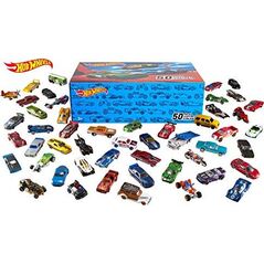 Mattel Hot Wheels CGN22 - zestaw 50 pojazdów odlewanych ciśnieniowo w skali 1:64, bardzo duży zestaw upominkowy, po 50 zabawek każdy, losowy wybór, od 3 lat