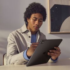Apple iPad Pro 13" M4 1 TB WiFi + 5G 2024, αστέρι μαύρο, γυαλί με νανο-επίστρωση (MWRY3)