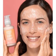 Freshly Cosmetics Exfoliating Rose Facial Cleanser