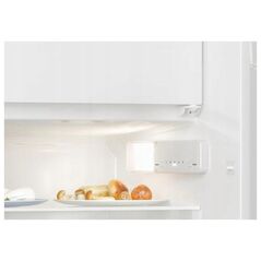 Ψυγείο Candy Candy | CM4SE68W | Κατηγορία ενεργειακής απόδοσης E | Εντοιχιζόμενο | Ψυγείο | Ύψος 82.6 cm | Καθαρή χωρητικότητα ψυγείου 95 L | Καθαρή χωρητικότητα καταψύκτη 16 L | 40 dB | Λευκό