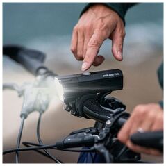 Μπροστινό φως BLACKBURN DAYBLAZER 1500 lumens (NEW 2025)