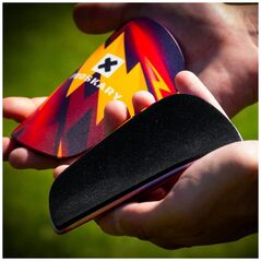 Προστατευτικά ποδοσφαίρου Proskary Comic Shin Pads μαύρο-πορτοκαλί 12x8 cm