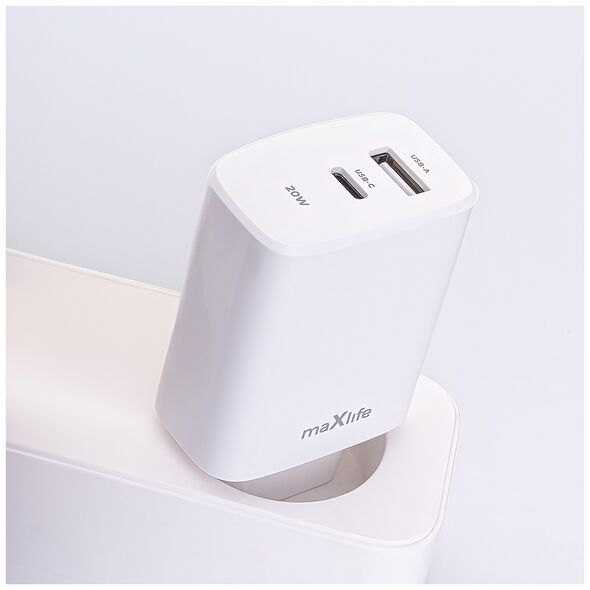 Maxlife MXTC-10-20AC PD QC charger 1x USB-C 1x USB 20W white 5907457789838