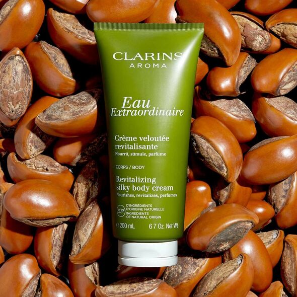 Clarins CLARINS EAU EXTRAORDINAIRE REVITALIZING SILKY BODY CREAM 200ML
