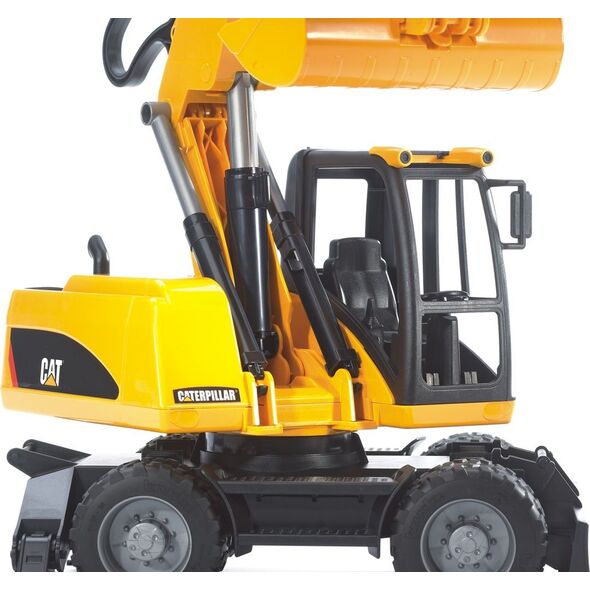 Bruder CAT Excavator (02445) 846186 4001702024451