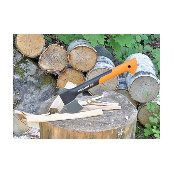 Fiskars Uniwersalne z tworzywa sztucznego 0,47kgkg 35,5cmmm (1015618) 3088132 6411501290489