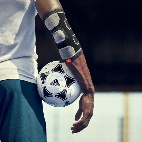 Adidas ADIDAS OPASKA STABILIZUJĄCA ŁOKIEĆ M ADSU-12532BK 13048752 885652022170