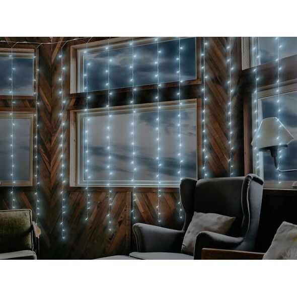LTC PR Kurtyna 300 x LED, 3 x 3 m, 8 funkcji, AC 230 V, sterowana pilotem, światło zimne białe. 13133574 5902270764369