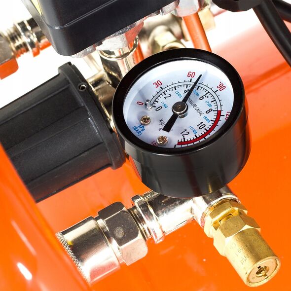 Sprężarka NAC NAC SPRĘŻARKA OLEJOWA 24L 1,5kW 8 BAR 13299385 5900607534555