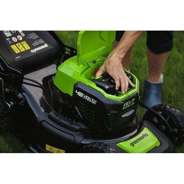 Kosiarka akumulatorowa Greenworks 2x24V Kosiarka akumulatorowa z napędem 46cm G24X2LM46SPK4X  zestaw ładowarka dual + 2 aku 4Ah 14090603 6952909062457