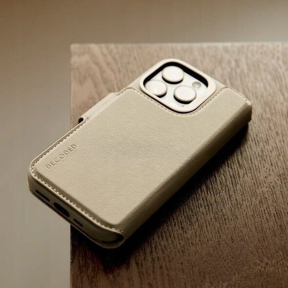 Decoded Decoded Leather Detachable Wallet - skórzana obudowa ochronna do iPhone 16 kompatybilna z MagSafe (clay) 14118818 8721145001210