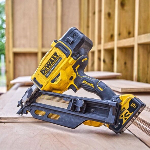 Zszywacz Dewalt DEWALT.NAILER 18V   DCN930P2 33deg 64-90mm 2x5.0Ah 14211612 5902013967903