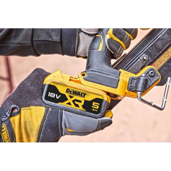 Zszywacz Dewalt DEWALT.NAILER 18V   DCN930P2 33deg 64-90mm 2x5.0Ah 14211612 5902013967903