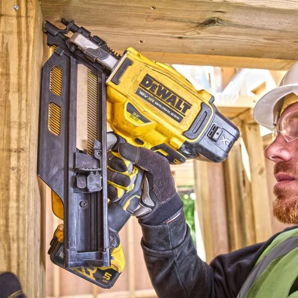 Zszywacz Dewalt DEWALT.NAILER 18V   DCN930P2 33deg 64-90mm 2x5.0Ah 14211612 5902013967903