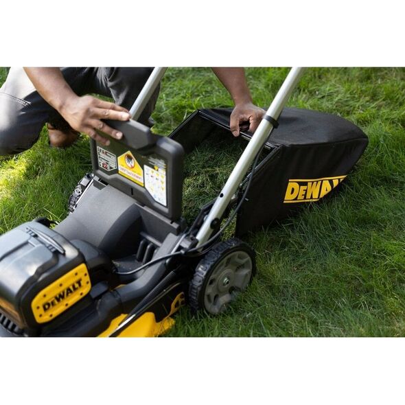 Kosiarka akumulatorowa Dewalt DEWALT KOSIARKA 2x18V DCMWP134W2 53cm 2x8,0Ah 14215305 5035048832653