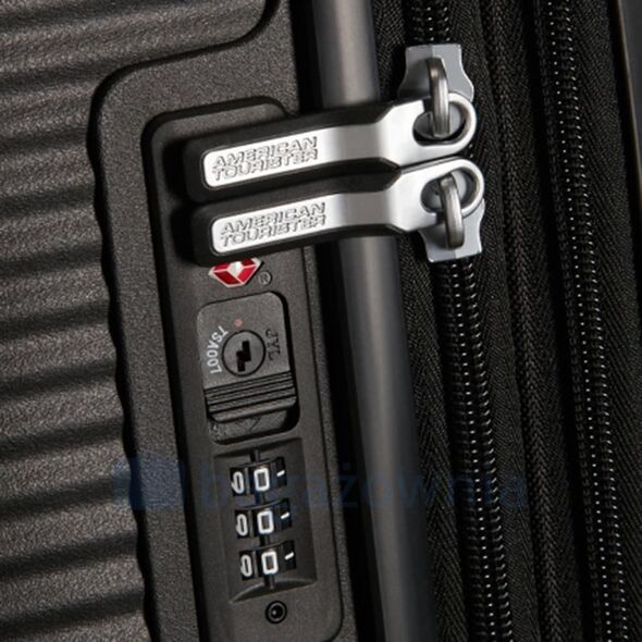 American Tourister Walizka średnia Soundbox czarna 88474