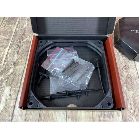 Noctua Noctua NA-IS1-14 Sx2 Ramki dystansowe chromax.black 140mm