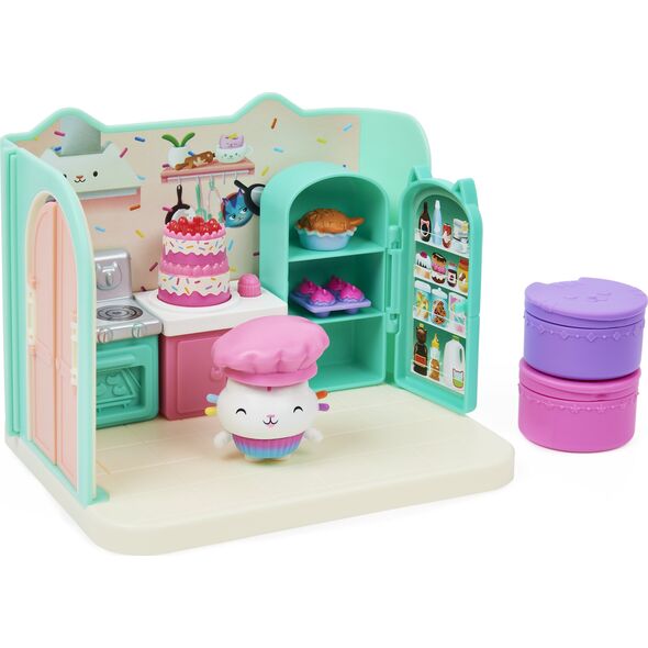 Spin Master Spin Master Gabbys Dollhouse Deluxe Room Kitchen Toy Figure (with Kuchi Cat Figure)