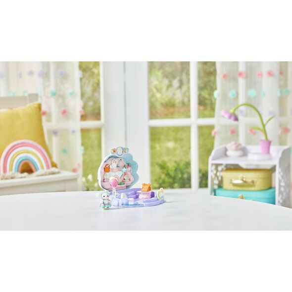 Figurka Epoch SYLVANIAN Sklepik małych Syrenek 05760 57605