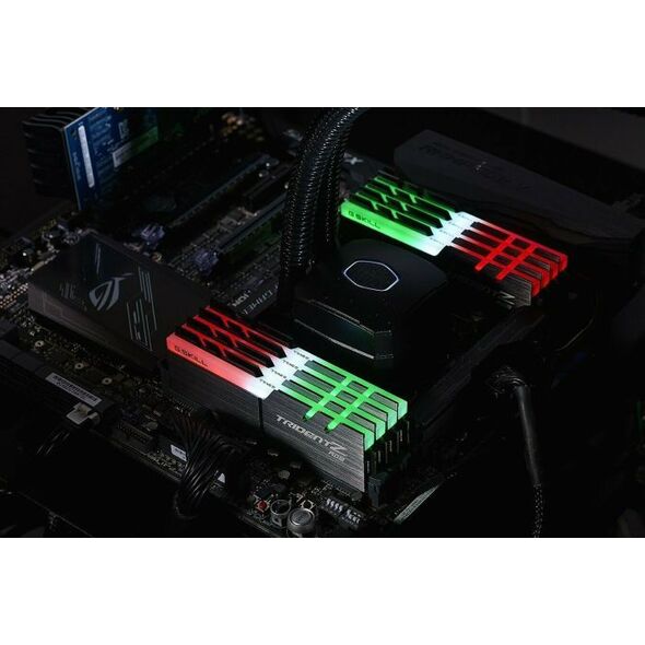 Pamięć G.Skill Trident Z RGB, DDR4, 64 GB, 3600MHz, CL18 (F4-3600C18Q-64GTZR)