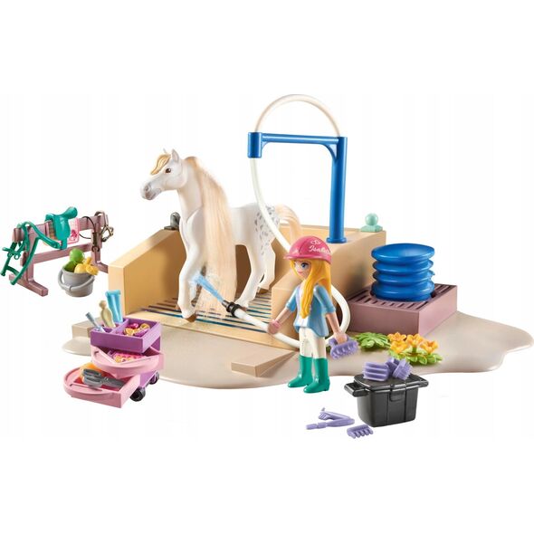 Playmobil Zestaw z figurkami Horses 71354 Isabella i Lioness z myjnią dla koni