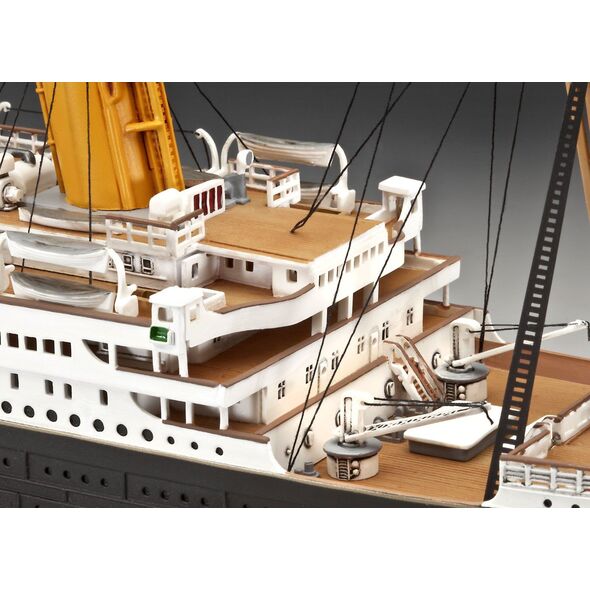 Revell R.M.S. Titanic 100th Anniversary - 05715