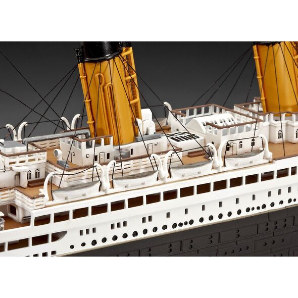 Revell R.M.S. Titanic 100th Anniversary - 05715
