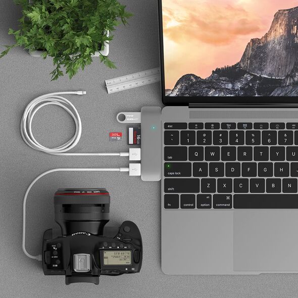 HUB USB Satechi 1x SD 1x microSD  + 3x USB-A 3.0 (ST-TCUHM)