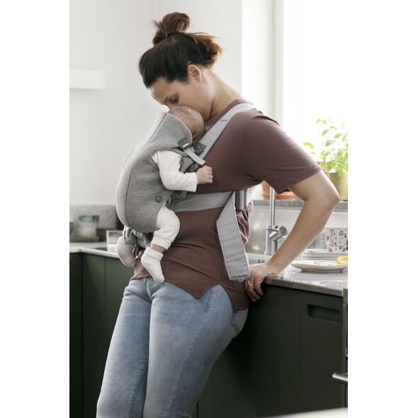 BabyBjorn BABYBJÖRN - Baby Carrier MINI 3D Jersey, Light Grey
