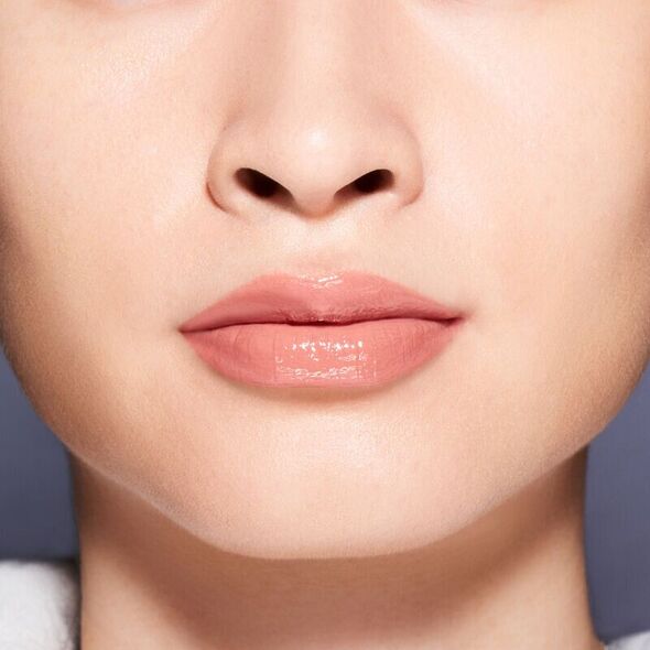 Shiseido SHISEIDO_Lacquerink Lip Shine pomadka w płynie 311 Vinyl Nude 6ml