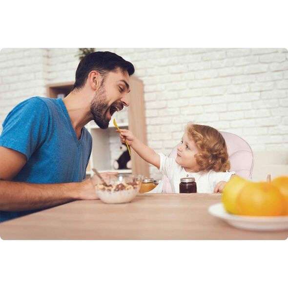 Ricokids Krzesełko do karmienia Milo ze stolikiem różowe (700002)
