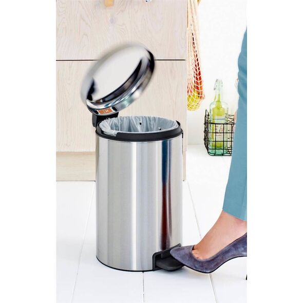 Kosz na śmieci Brabantia New Icon na pedał srebrny (11 20 41)