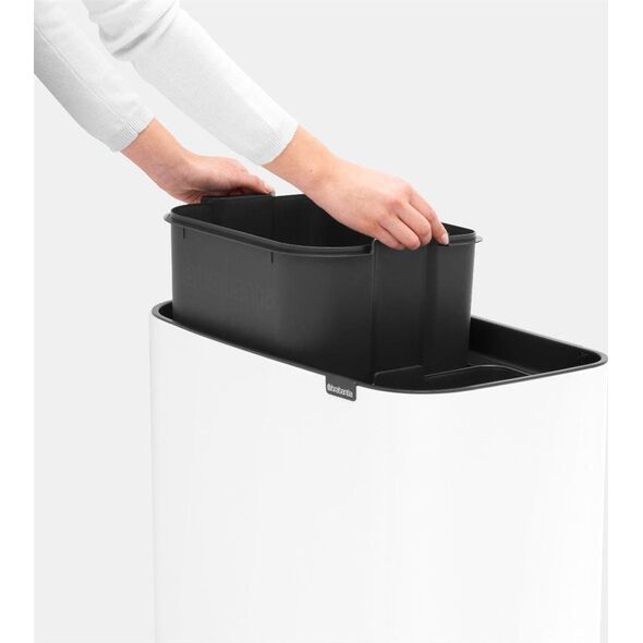 Kosz na śmieci Brabantia bezdotykowy biały (31 35 47)