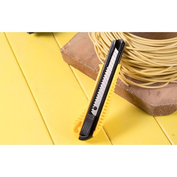 Deli Nożyk z łamanym ostrzem Deli Tools EDL003, SK5, 18mm (żółty)