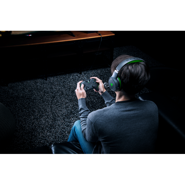 Pad Razer Wolverine V2 Xbox Series X|S • PC biały (RZ06-03560200-R3M1)