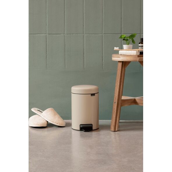 Kosz na śmieci Brabantia Kosz pedałowy New Icon 5L Soft Beige 149900