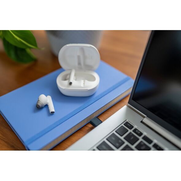 Słuchawki Poly  Voyager Free 60+ UC Białe +BT700 USB-A Adapter +Touchscreen Charge Case (7Y8G5AA)