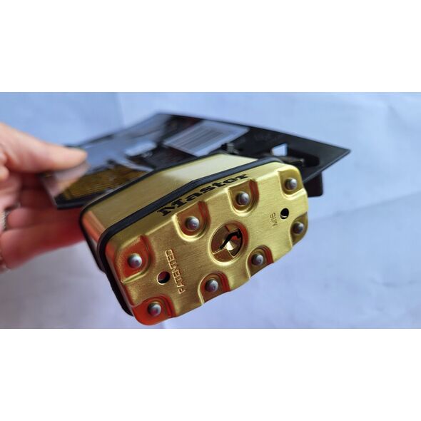 MasterLock Master Lock Padlock made from Laminated Steel (64mm)M15BEURDLF