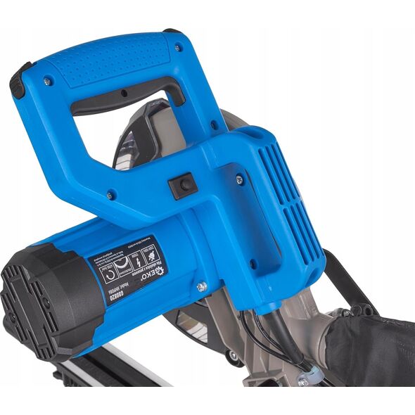 Ukośnica Geko Piła ukośnica z posuwem 1700W 210mm (1)