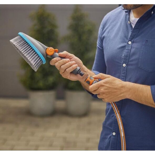Gardena GARDENA Cleansystem Hand Brush M soft, with hose connection, for cleaning smaller areas Hand Brush 18842-20 Gardena Combisystem