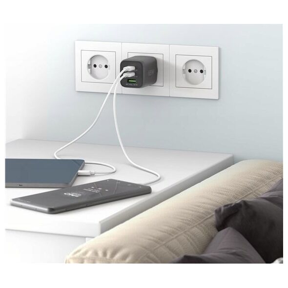 Ładowarka Goobay goobay USB-C PD multiport fast charger Nano 65 Watt (black, 1x USB-A, 2x USB-C PD, GaN technology)
