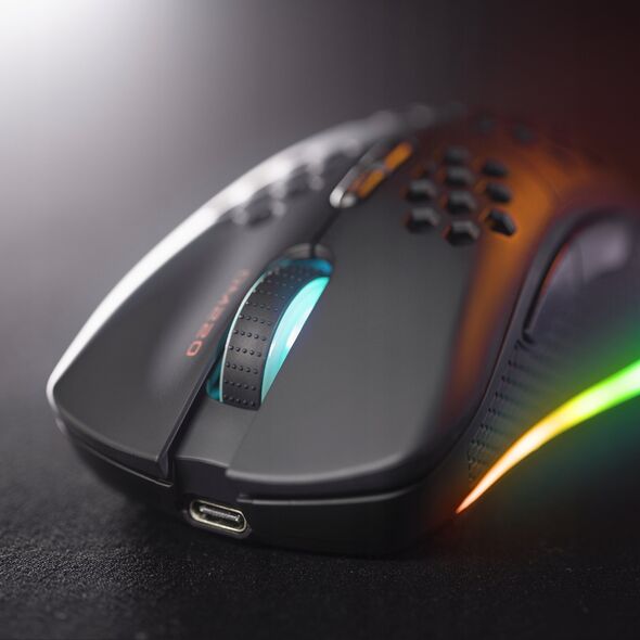 Mysz Deltaco Belaidė itin lengva žaidimų pelė DELTACO GAMING DM220, 70g svorio, RGB, SPCP6651, 400-6400 DPI, 1000 Hz, juoda / GAM-120