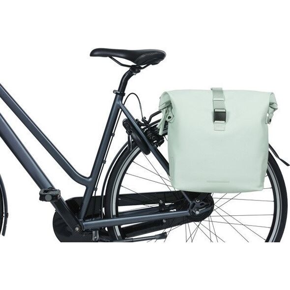 Basil Sakwa podwójna BASIL SOHO DOUBLE PANNIER BAG NORDLICHT MIK, MIK System (ready to go) 41L 100% wodoodporna pastel green oświetlenie Nordlicht Technolog