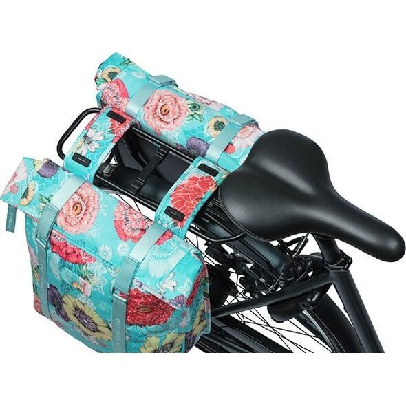 Basil Sakwa podwójna na bagażnik BASIL BLOOM FIELD DOUBLE PANNIER BAG 28-35L, Universal Bridge System, sky blue (NEW 2024)