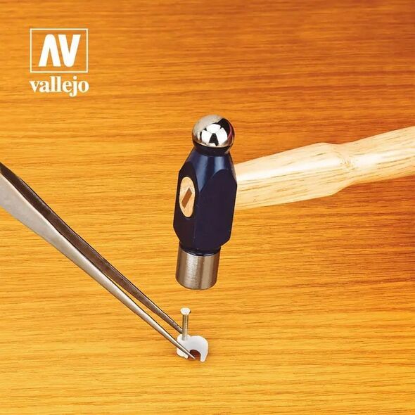 Vallejo Vallejo: T12008 - Tools - Straight Tip Stainless Steel Tweezer