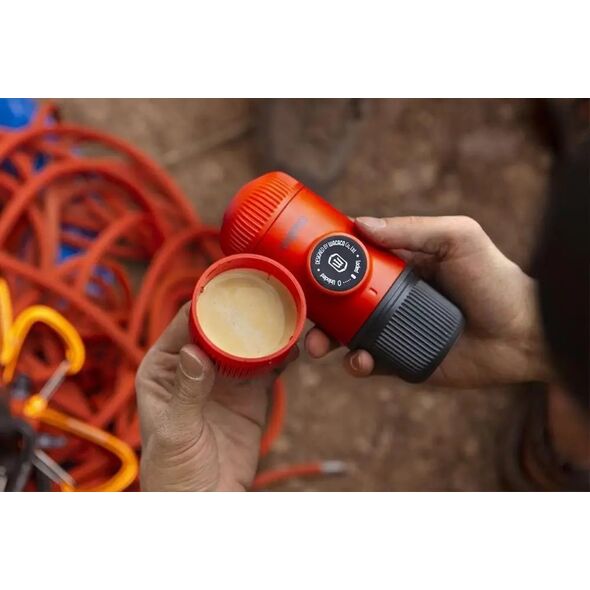 Kawiarka Wacaco Manual ground coffee machine with case WACACO NANOPRESSO LAVA RED