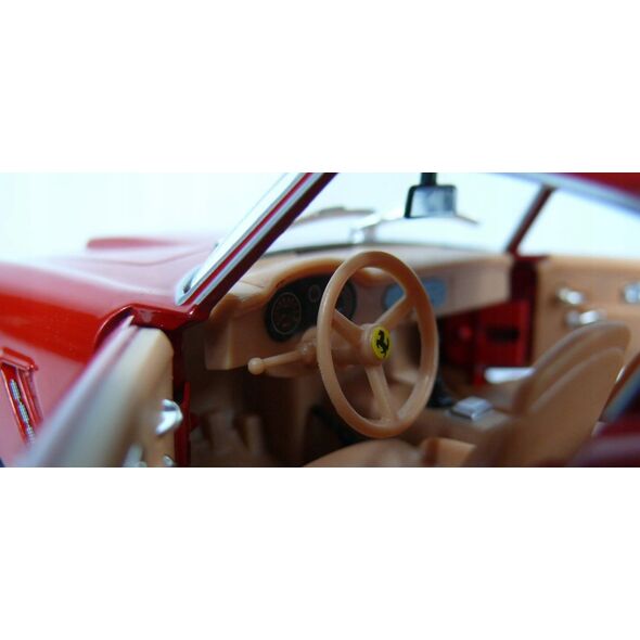 Bburago BBU 1:24 Ferrari 250GT Berlinetta 26025