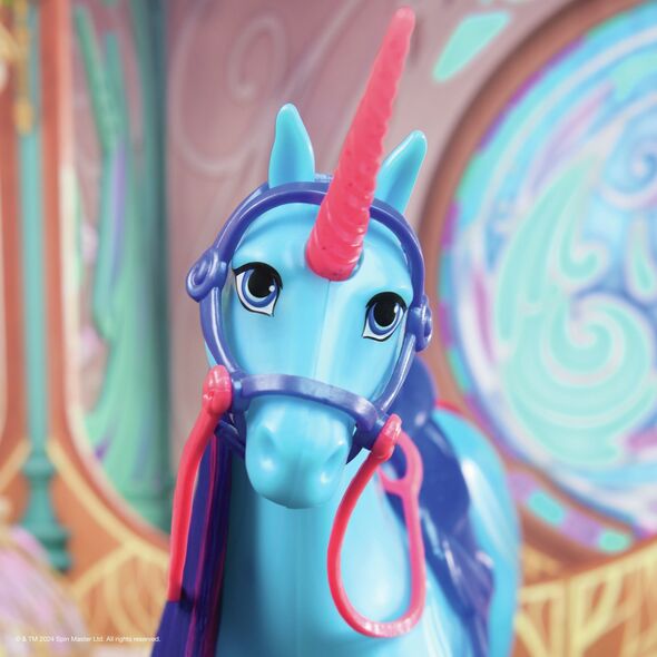 Usorteret Unicorn Academy Fashion Doll Unicorn 28 cm - River
