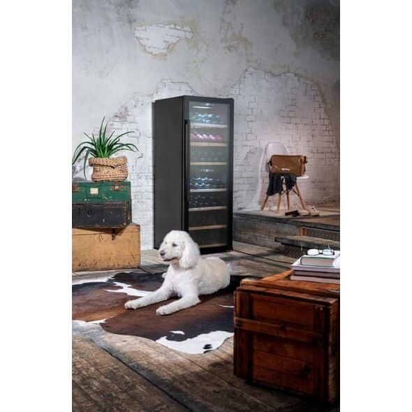 Caso Caso | Smart Wine Cooler | WineExclusive 126 | Energy efficiency class G | Free standing | Bottles capacity 126 bottles | Cooling type Compressor technology | Juodas